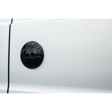 Volkswagen Caddy (SB) met achterdeuren logo achterzijde zwart