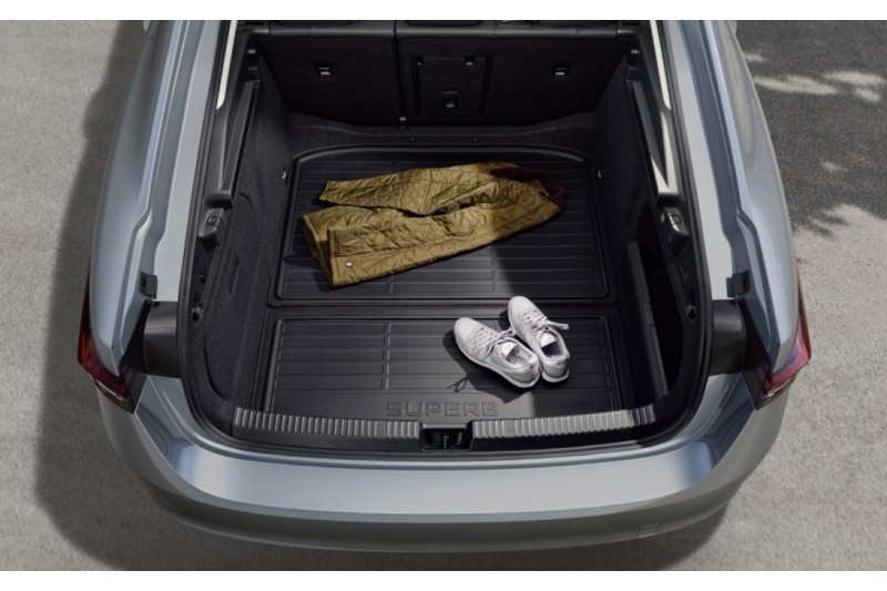 Skoda Superb IV HB (3P) dubbelzijdige kofferbakmat