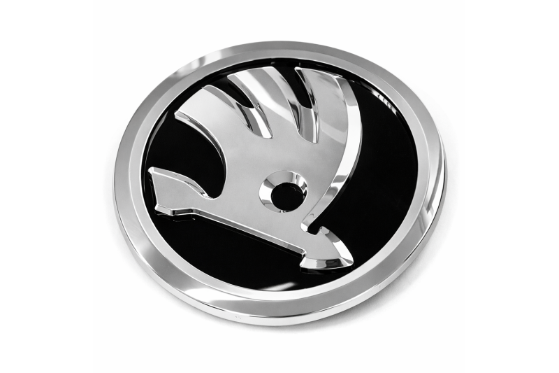 Škoda Karoq voorzijde logo chrome Škoda Karoq voorzijde logo chrome