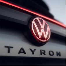 Volkswagen Tayron embleem achterzijde (blackline)
