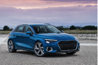 Audi A3 (8Y) voorzijde logo zwart black edition embleem