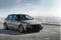 Audi A1 (GB) voorzijde logo zwart black edition embleem