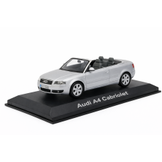 Audi A4 Cabriolet modelauto (1:43) zilvergrijs