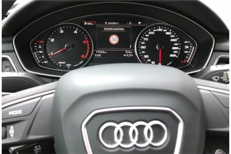 Audi A4 B9 8W Grootlicht assistent en verkeerstekenherkening