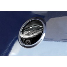 Achteruitrijcamera  in het embleem voor de VW EOS