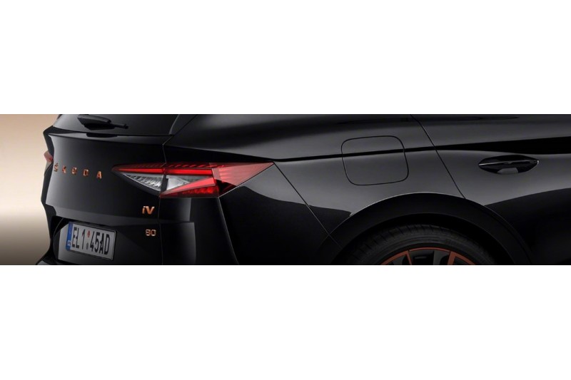 Škoda Enyaq 80 embleem koper 