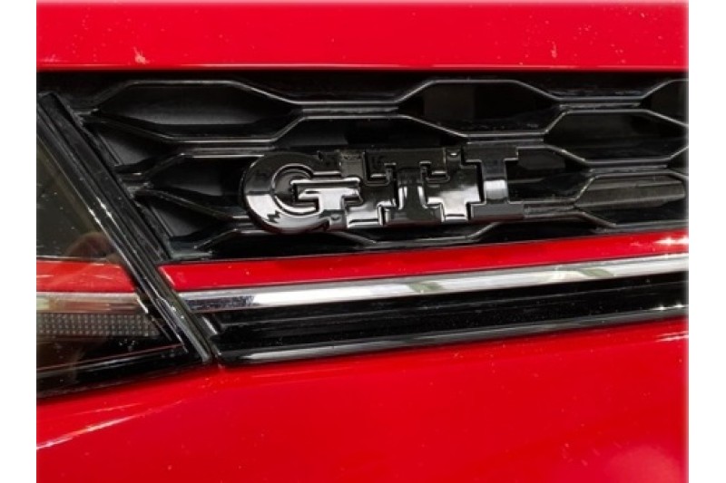Golf 7 GTI embleem voorzijde zwart