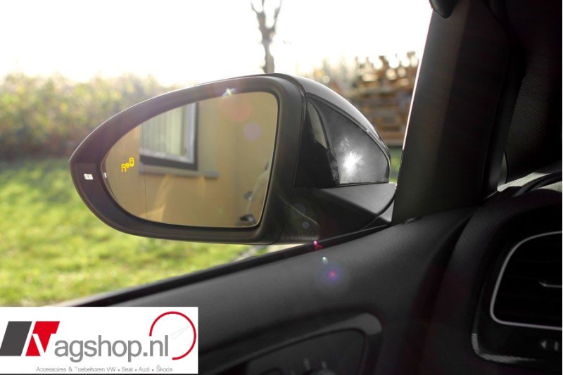 Dode hoek assistent en uitparkeerhulp VW Golf 7 en Sportsvan.