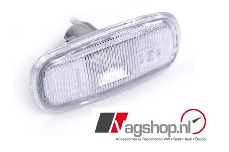 Audi wit zijknipperlicht