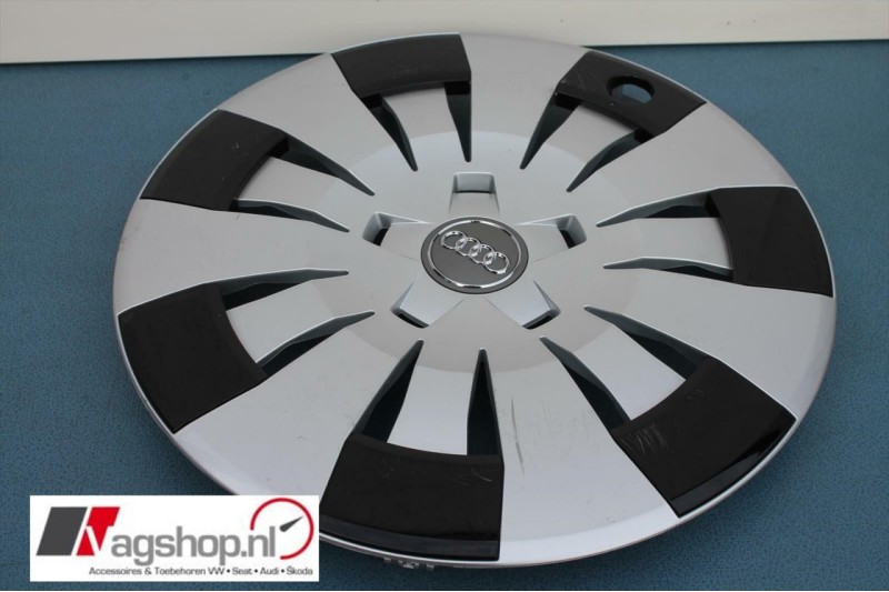 Audi A3 8V wieldop voor 16 inch stalenvelgen