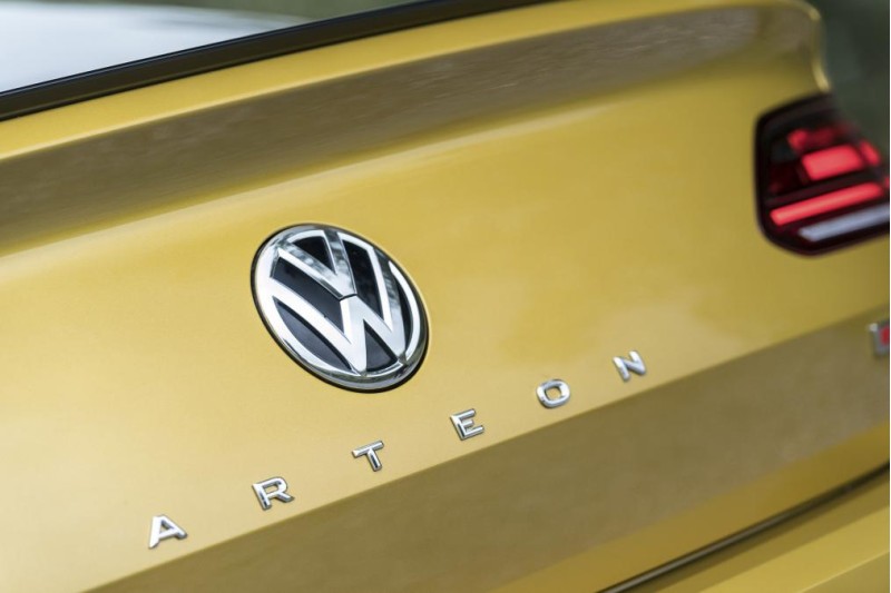 Volkswagen Arteon kofferklep plak logo 