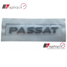 VW Passat (B8) plak embleem achterkant 