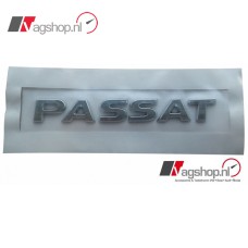 VW Passat (B8) plak embleem achterkant 