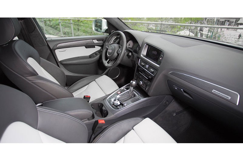 Audi SQ5 dashboard carbon decor/sierlijsten set met Quattro opschrift