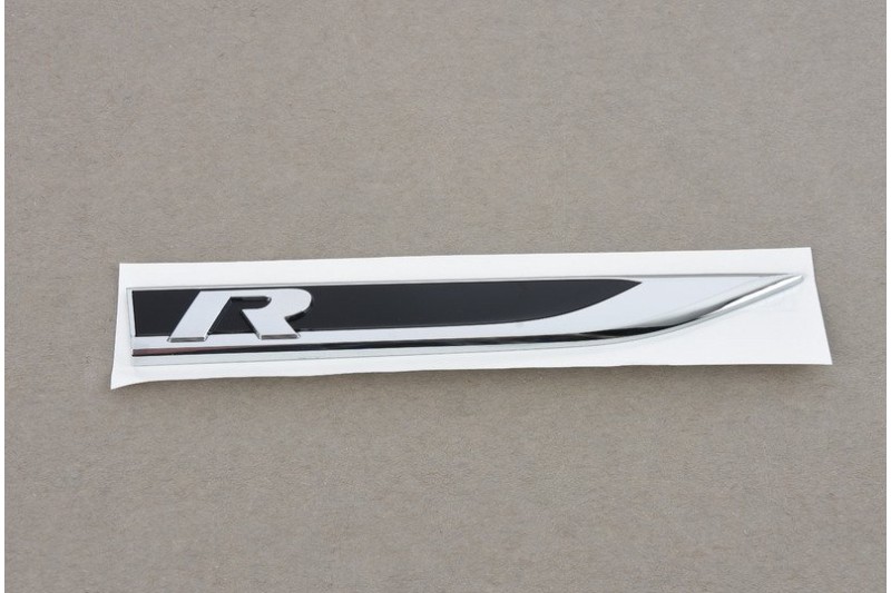 R logo spatbord Golf 7 Facelift