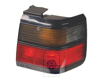 Volkswagen Passat B3 achterlicht rechtsbuiten - sedan, zwart-rood