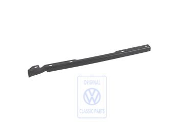 Volkswagen Passat B4 geleideprofiel achterbumper - links