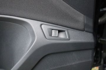 Push-button driver voor elektrische achterklep retrofit voor Volkswagen T-Roc A11 (stuur links L0L)