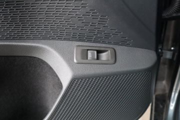 Push button voor elektrische achterklep inbouw voor Škoda Octavia NX Stage combi