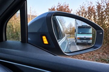 Inbouwset Lane change assistant met rear traffic allert voor Audi Q4 F4 (Sportback)