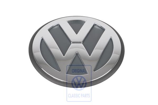 Volkswagen New Beetle (9C) logo - chroom