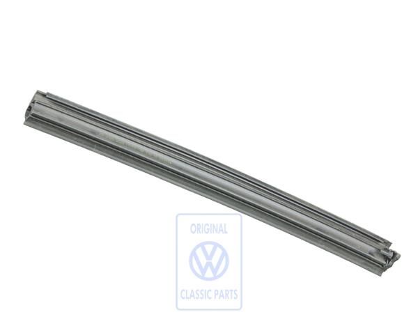 Volkswagen Golf 3 (1H) raamafdichting - linksvoor, satijnzwart