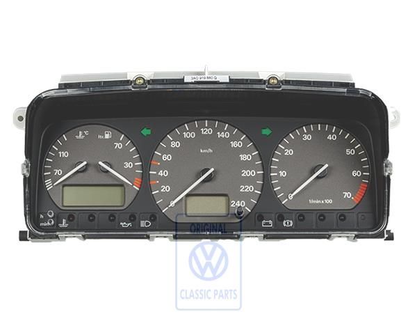 Volkswagen Passat B4 instrumentenpaneel 240 km/u met multifunctioneel display (ADY, AEK, AFT)