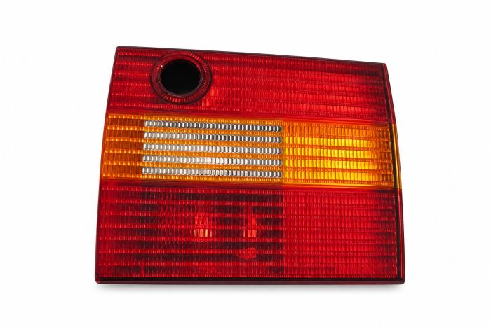 Volkswagen Passat B4 achterlicht rechtsbinnen met achteruitrij- en mistlicht