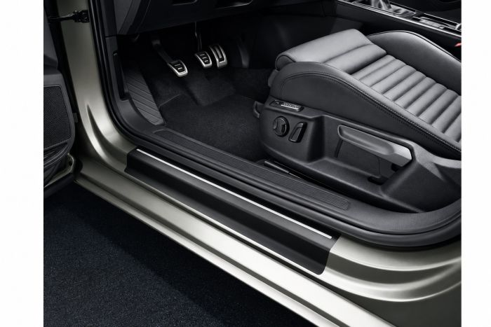 Volkswagen Passat (B8) set instaplijsten - zwart/zilver