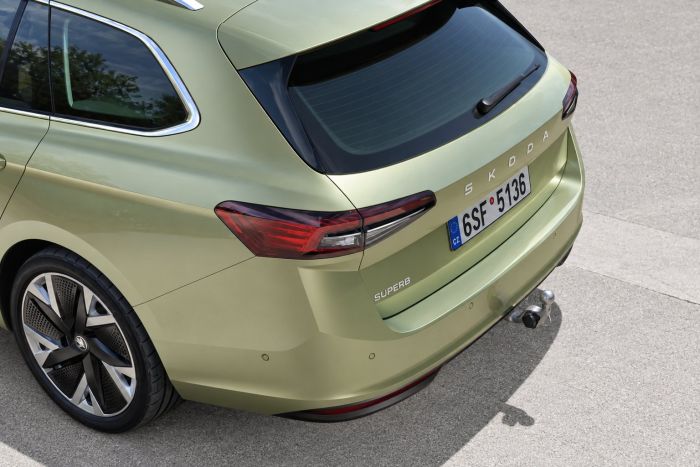 Škoda Superb 4 (3P) trekhaak - mechanisch inklapbaar