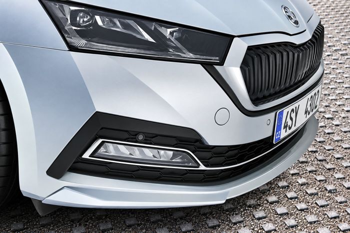 Škoda Octavia 4 (NX) spoiler - voorspoiler gegrond