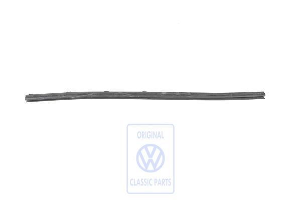 Volkswagen motorkapafdichting - links