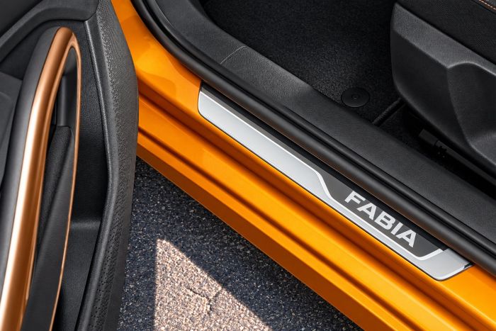 Škoda Fabia 4 (PJ) dorpellijsten - voorzijde
