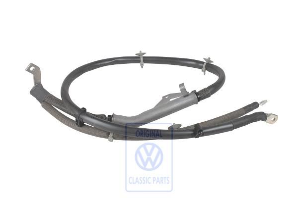 Volkswagen Touareg 1 (7L) pluskabelboom accu (AXQ)