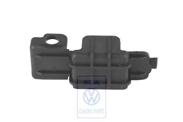 Volkswagen Passat B5 (3B) houder airco-condensor - boven (4- en 6-cilinder)