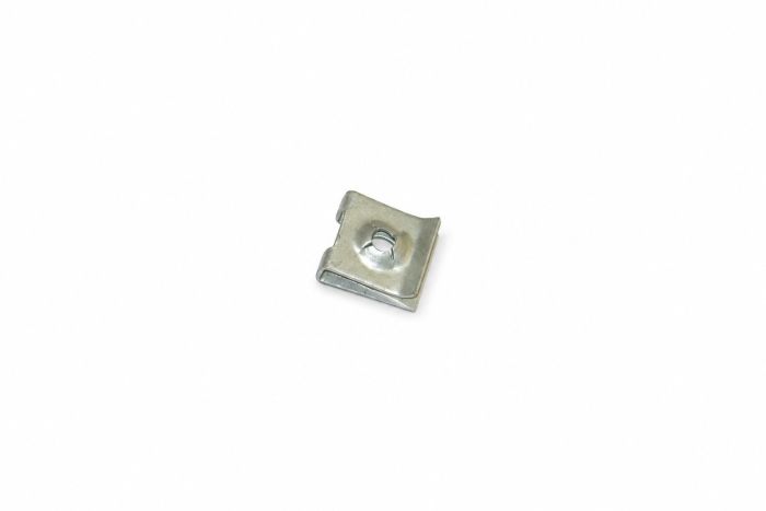 Originele plaatmoer (5,5X16,5X15)